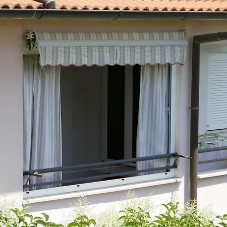 Aia Apartment *