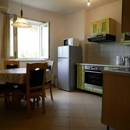 Aia Apartment *