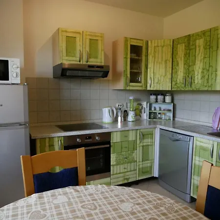 Apartment Aia *