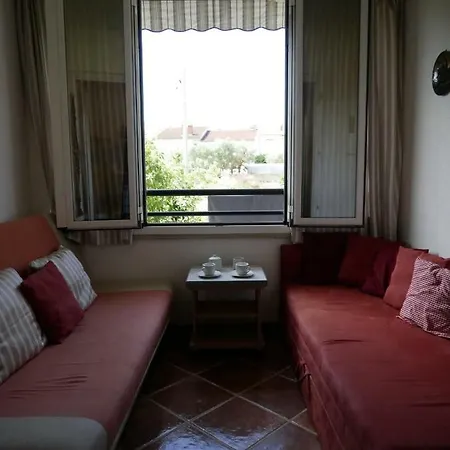 Apartment Aia *