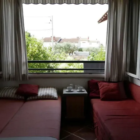Apartment Aia *